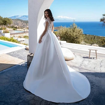 Simples de Cetim Vestidos de Noiva Marfim Mulheres Elegantes Querida Princesa Vestidos de Noiva Plissado Uma linha Lace Decalque Robe De Mariée 2023